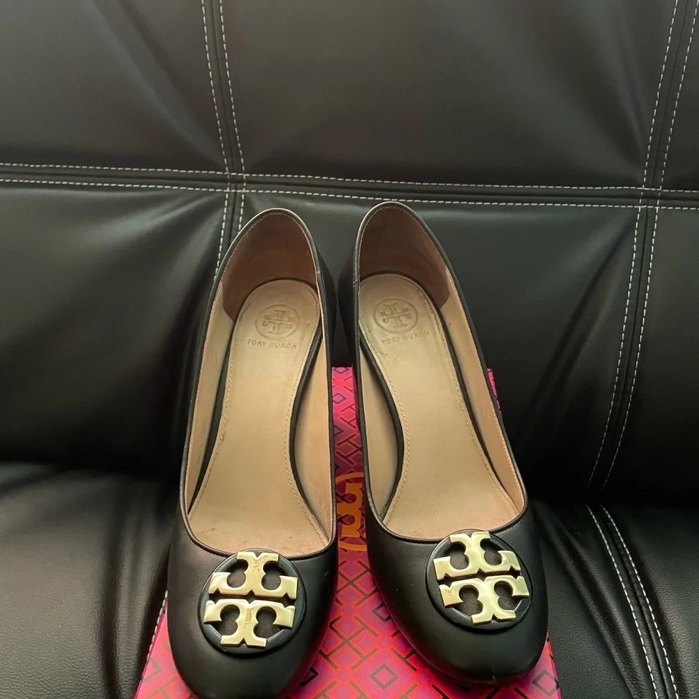 COPY - Authentic Tory Burch With Gold Logo